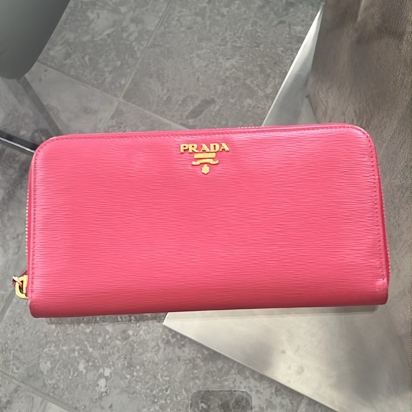 Prada Zip-Around Wallet in Pink Leather, EXCELLENT! - Picture 13 of 13